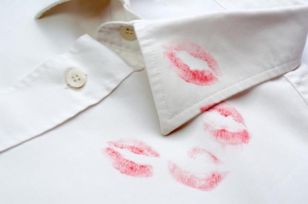 How to remove stains - How to remove a lipstick stain