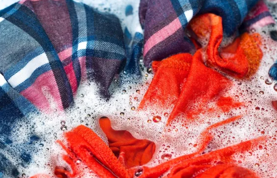 How to remove candle wax from clothes