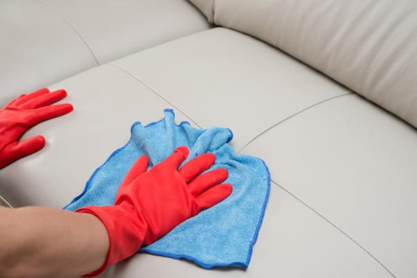 How to clean a white leather sofa - Egg white