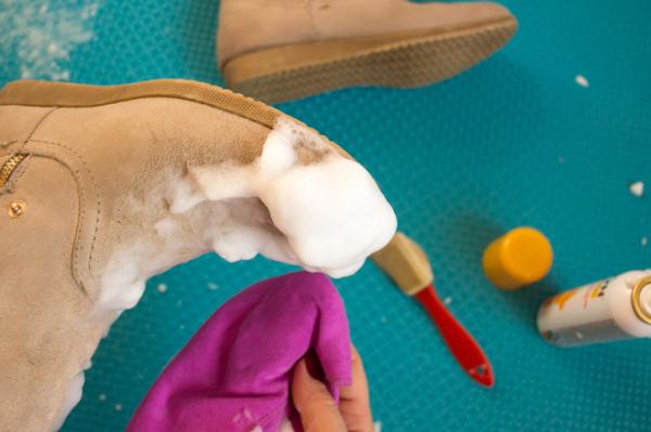 How to clean suede boots - How to clean mud-stained suede boots