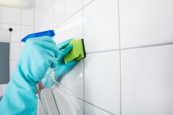 How to clean kitchen tiles - Ammonia for cleaning kitchen tiles