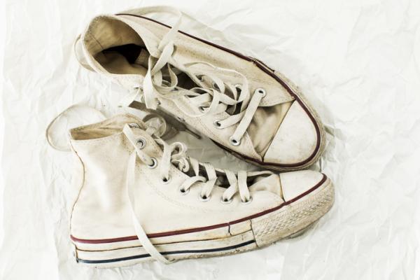 How to wash white tennis shoes - How to wash white tennis shoes with bleach and vinegar