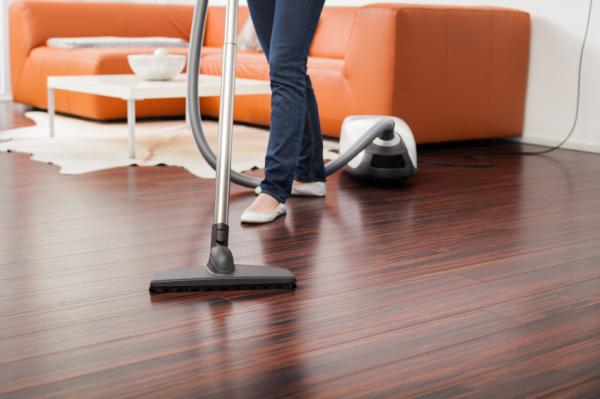 How to Clean a Laminate Floor - Clean a Laminate Floor Daily 