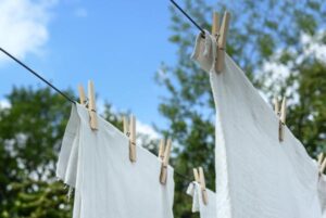 How to bleach dyed white clothes