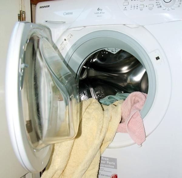 How to load the washing machine correctly