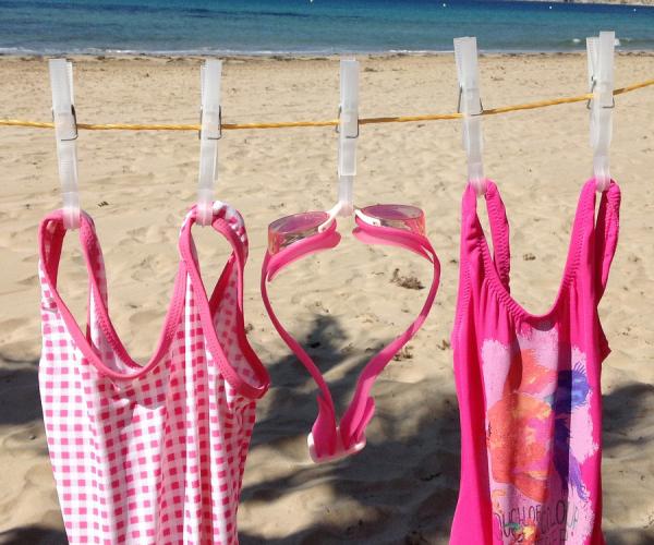 How to wash swimsuits