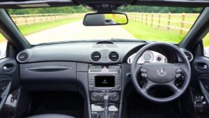How to clean the car dashboard Effectively?