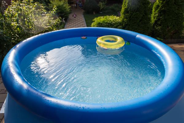 How to clean an inflatable pool