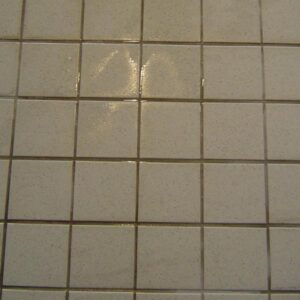 How to clean grout between tiles