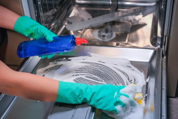 How to clean the dishwasher