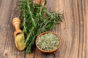 How to clean the house with rosemary