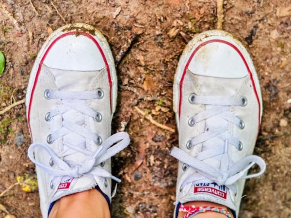 How to clean white sneakers