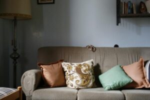 Tricks to clean the sofa